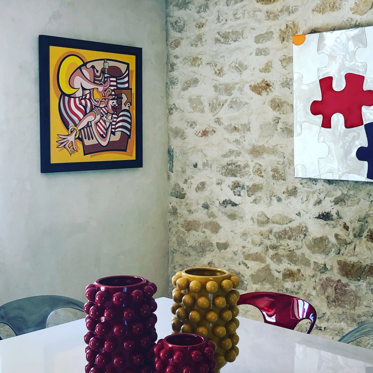 Voir les œuvres de nos artistes accrochées dans de si jolis endroits nous gonflent toujours de fierté !  😍
Découvrez le travail de l'artiste Alfredo Lopez sur notre site --> urlz.fr/fK8L