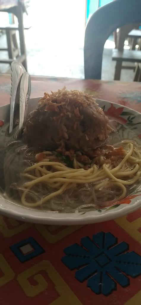 fadrizali's tweet photo. Bakso
#kusuka https://t.co/GcbOPsfvTF