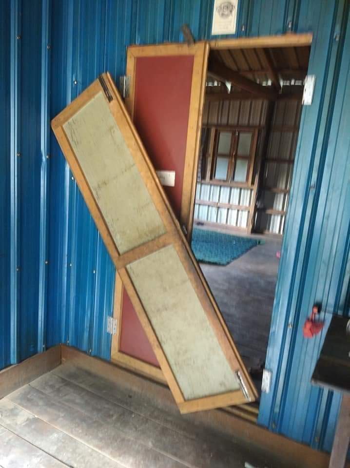 AweiMai's tweet photo. Kanpetlet Township (Chin State)
 On June 2, military council troops stormed villages and schools in the Mayakya village tract and opened fire on homes and schools. Also some houses were raided and clothes / gold and silver jewelry were stolen.

#WhatsHappeningInMyanmar https://t.co/4944q6aF2U
