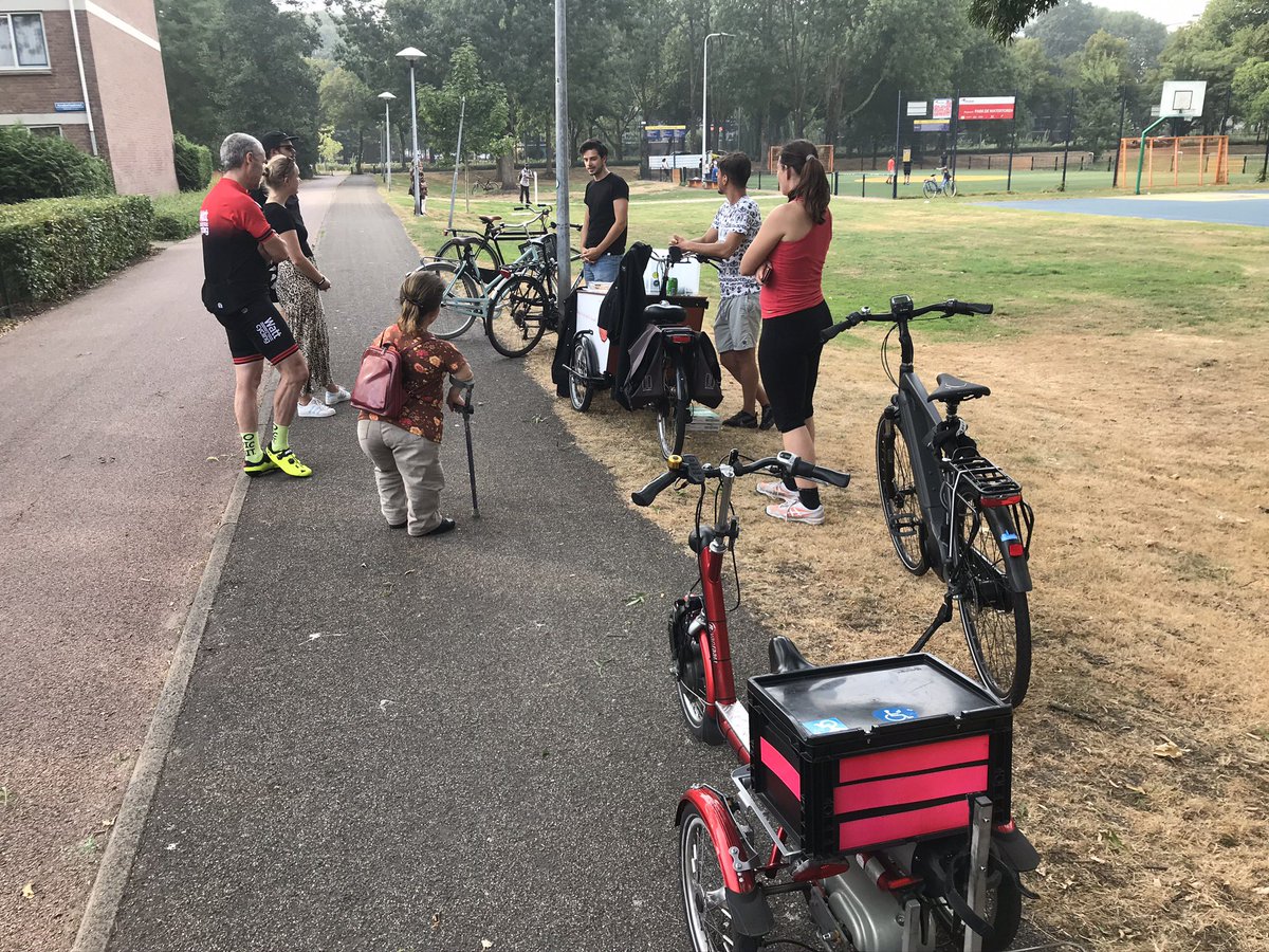Vandaag is het wereldfietsdag! Hoeveel kilometers fiets jij vandaag? Doe mee met de Heel Overvecht Fietst challenge, en vul jouw gefietste kilometers in, en doe mee met de prijsvraag!
Wil je meedoen, klik op deze link: forms.office.com/r/fDUTCqp3jh
