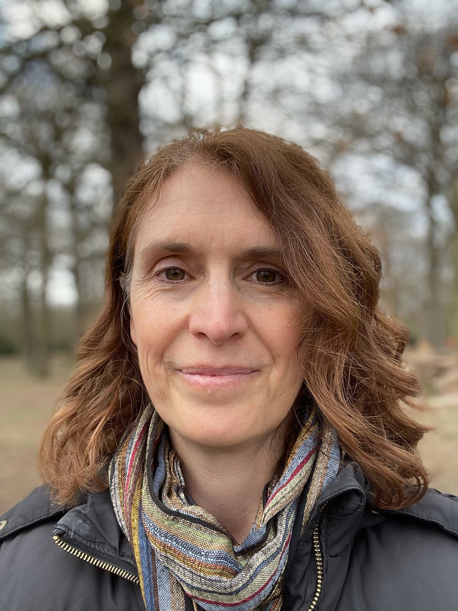 “Co-Exhibition Officer since 2019 
Being quite new to London, I decided to dive in at LP to meet fellow creatives and help out where-ever I could. “
#londonpotters #VolunteersWeek #VolunteersWeek2021