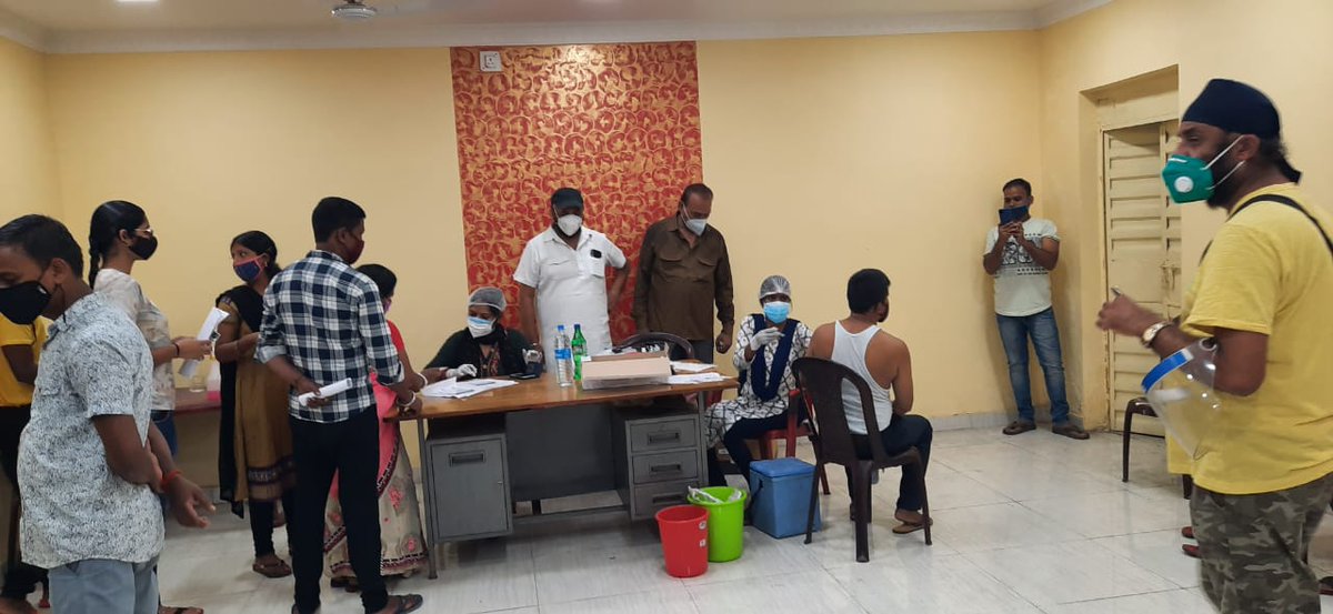 सरकार के दिशा-निर्देशों के अनुसार आज से चेंबर ऑफ कॉमर्स भवन में दुकान के कर्मचारियों के लिए Covid 19 टीकाकरण कार्यक्रम शुरू कर दिया गया है