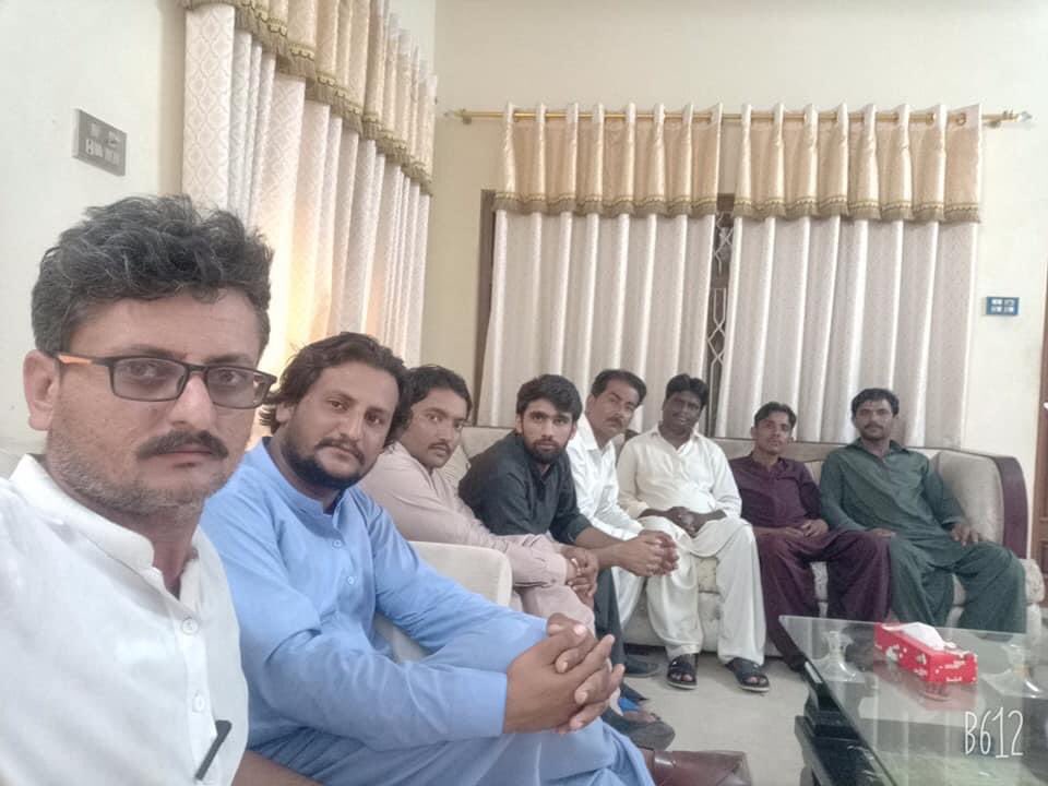 sameer_tharani's tweet photo. Along with #PYOteam Tharparkar at #TharanihouseMithi https://t.co/p4RKFBrVgh