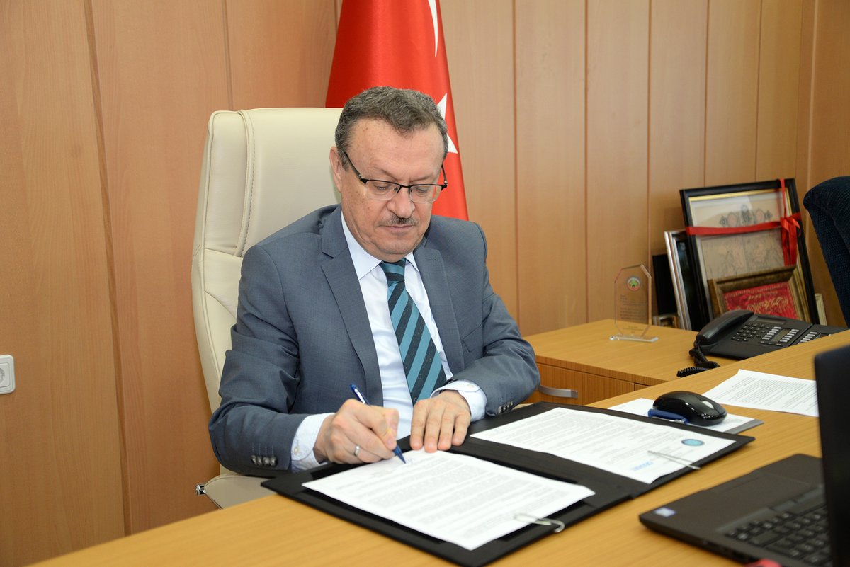 Assistt firmasıyla çok yönlü işbirliği protokolü imzaladık. İşbirliği sayesinde Orhaneli MYO Çağrı Hizmetleri Programı'ndaki öğrencilerimiz bu alanda güçlü bir staj desteği alabilecek. Firma, her yıl 25 mezunumuza da iş garantisi verdi. Hayırlı olsun.

uludag.edu.tr/haber/view/107…