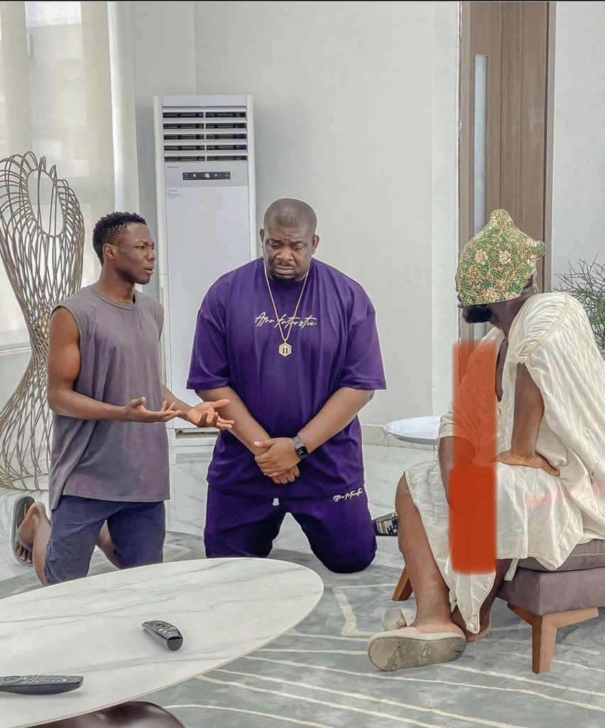 datkolzguy's tweet photo. What do you call a person who supports other people’s hustle. Don jazzy is a king 👑🙌 https://t.co/Cjc7M8bBpQ