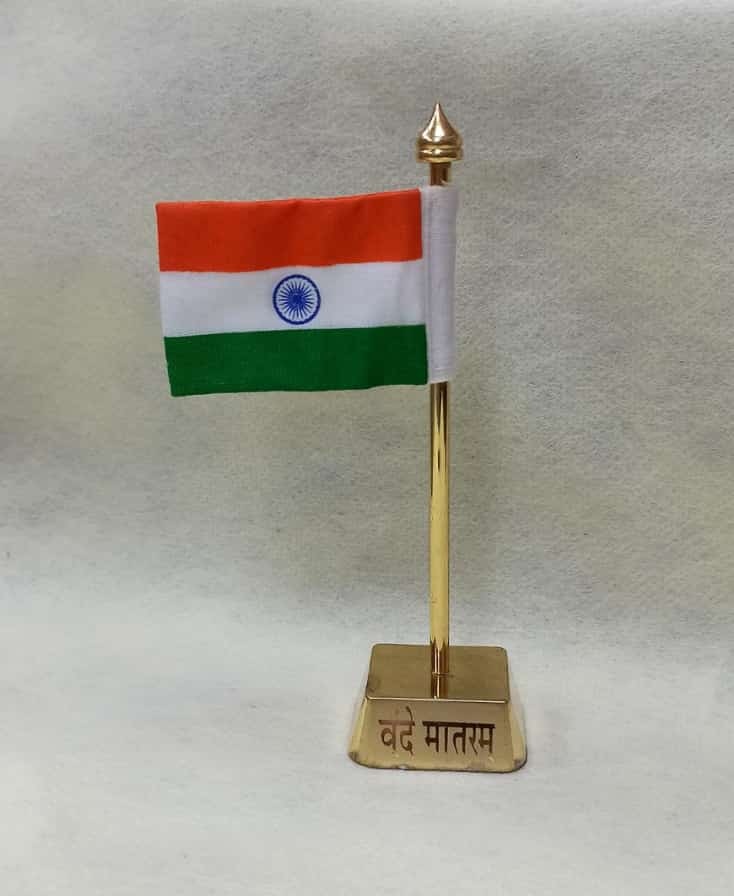 law_all's tweet photo. Indian Flag in Pair with Lord Ganesha Idol in Oval Shape Stand &amp; Decor Gold Plated Metal Body Indian Flag in Khadi with Vande Mataram Symbol in Square Stand for All Car, Desk &amp; Office Table Decoration
https://t.co/AzQ5hVt2RR https://t.co/2uci6wJjYj