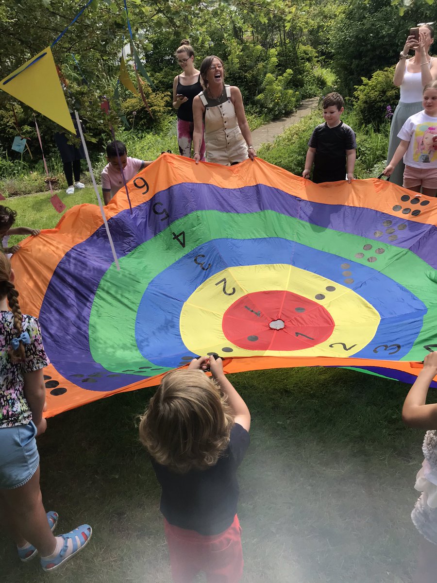 LadyJusticeLVP's tweet photo. #ThursdayVibes Looking forward to today’s #halftermfun  @RotundaLtd with #justbeliverpool @jade30334613 11am-3.30pm today is all about #NatureArt 🖼💚 #growingfutures #herbgardens #bugtrails &amp; lots of natural fun 💚🌞#openairmeditation Brunch&amp;Lunch gifted 🙏🏼💚#greencommunity https://t.co/les2YXLWDR
