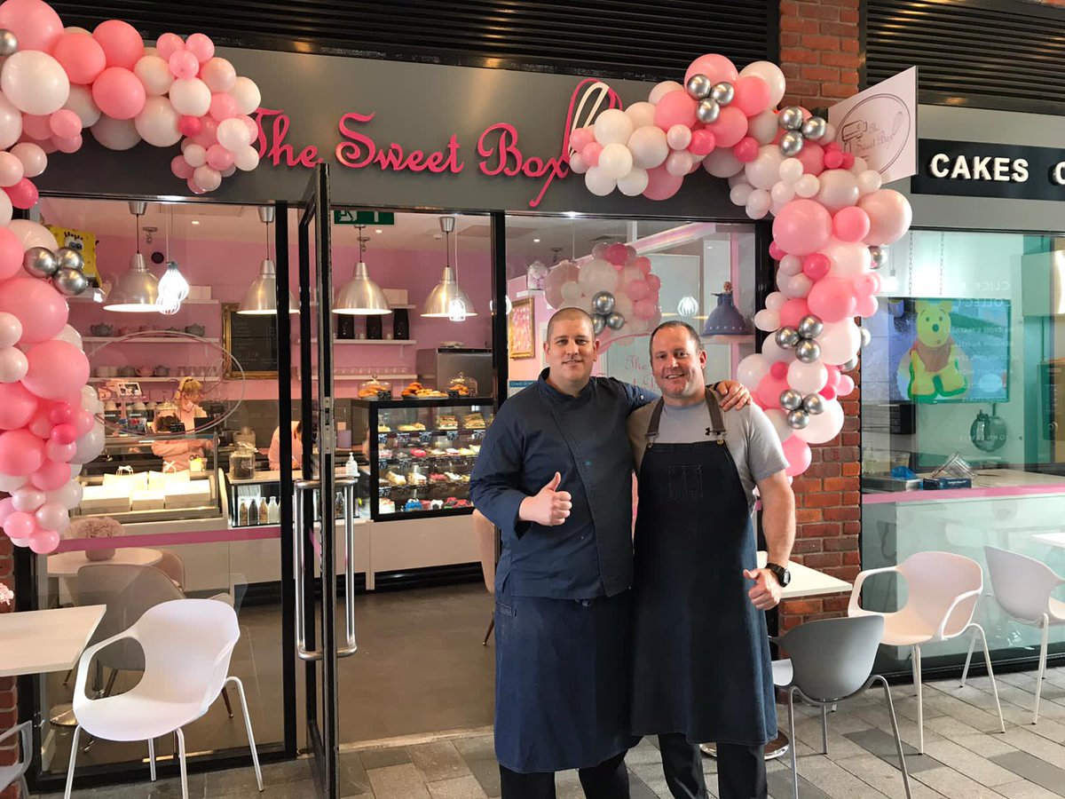 Have you tried a SWEETBOX iced coffee? Well with the sun shining and half-term - now is the perfect time! And you might as well indulge in one of their handmade fresh cakes as well! #Newbury 
And there is still time to pick up the CHOCOLATE TRAIL!