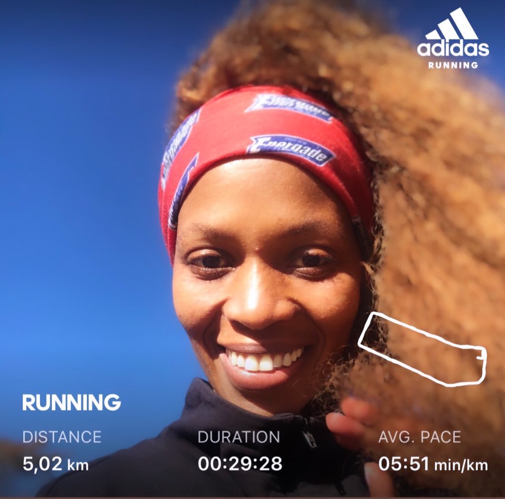 PoppyIsMyName's tweet photo. Run 3/100 done ππΎββοΈπβ
As long as itβs not snowing, Iβm running ! π₯Άπ
I was in a record 5 layers on todayβs run and I needed all 5 of them.
Stay warm you guys!
#RunningThroughWinter
#100DaysOfRunning
#RunWithPoppy
#5KMsADay https://t.co/KAtY4Q4FBy