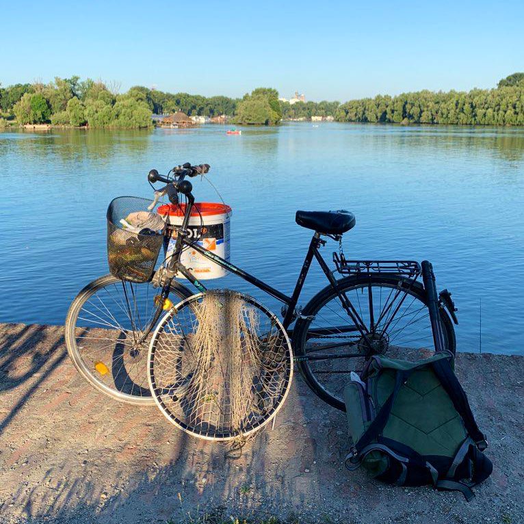 MZakonjsek's tweet photo. Wishing you a happy #WorldBicycleDay from the banks of #Danube! 

Riding 🚲every day:

💨reduces CO2 emissions in cities

♻️protects environment

🚴lowers stress &amp; improves mood (plus it can be used to catch some 🎣 as the example on the photo shows) https://t.co/Y5sVGL2hqQ