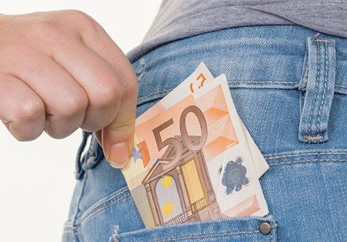 aruls08's tweet image. **Tips 1**

#startsidehustle 
#sidemoney
#sidehustle
5 easy ideas to make money on the side 

The side gig or side hustle will allow you to make money in addition to, or while, you are working on your big dream