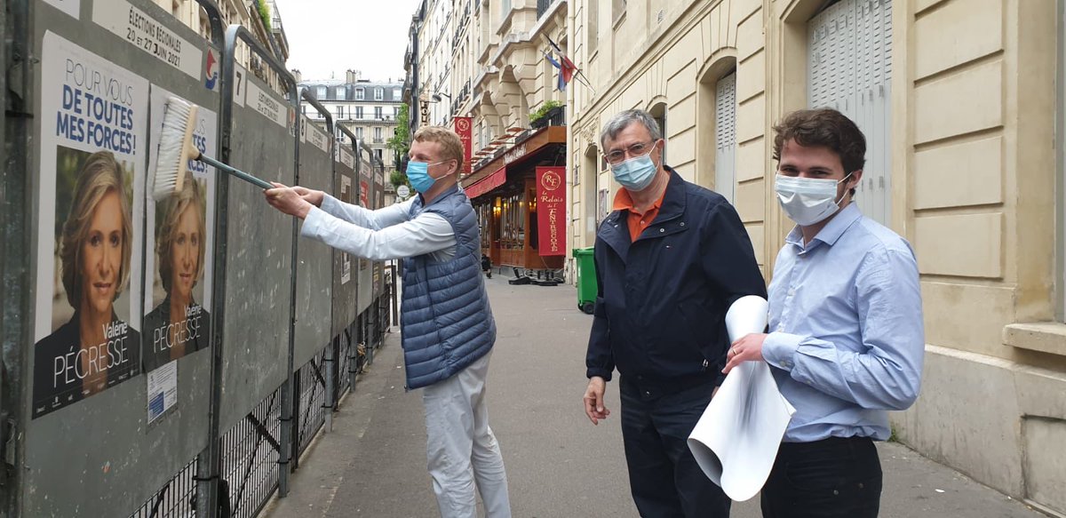 AvecLecoq's tweet photo. Avec ⁦@jp_lecoq⁩, Des militants ⁦@LRepublicains75⁩ @Libres! mobilisés ce matin pour une opération de collage Pour une ⁦⁦⁦@iledefrance⁩ rassemblée ⁦@ParisPecresse⁩ ⁦@vpecresse⁩ ! https://t.co/7wZrW8h3PF