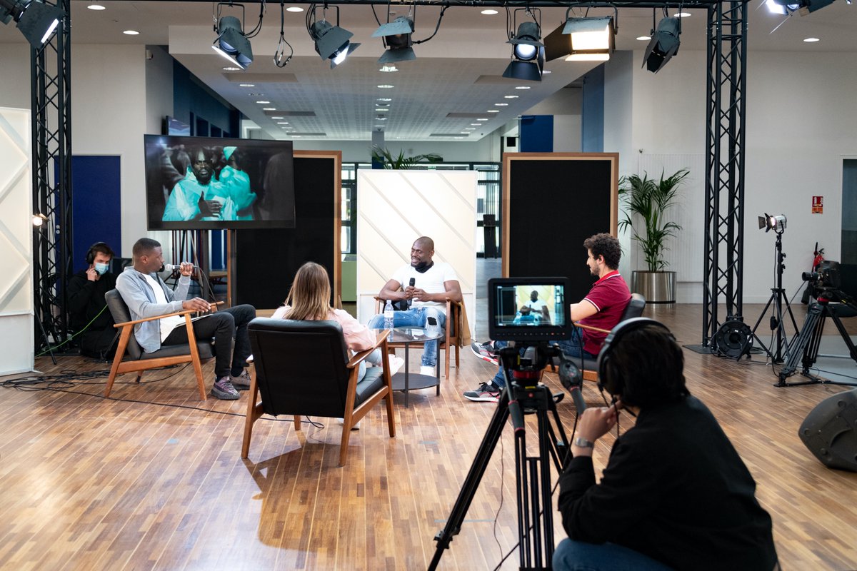 Ina_audiovisuel's tweet photo. 🎤 "#classealpha aurait pu être une voie, une issue pour moi"
 
@KeryJames est venu rendre visite aux étudiants de notre formation classe alpha ! L'occasion de revenir sur son parcours d'auteur, de réalisateur et sur son engagement pour la #formation des jeunes franciliens. https://t.co/kMKiC2PQAk