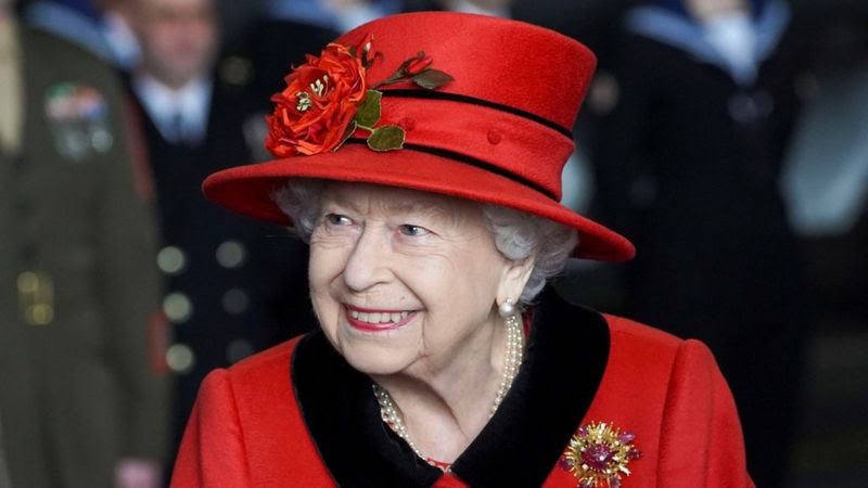To mark the Queen's Platinum Jubilee next June there will be a four-day Bank Holiday weekend from Thursday, 2 June to Sunday, 5 June...

bbc.co.uk/news/uk-573296…
