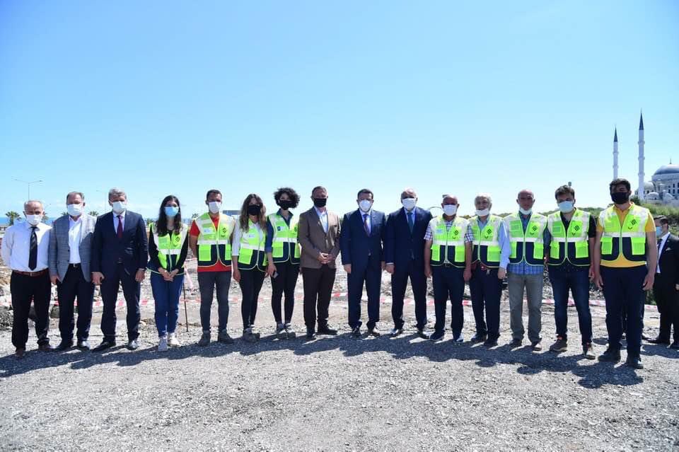 Büyükşehir Belediye Başkanımız Sn. Murat Zorluoğlu ve Avrasya Pazarı Dernek Başkanımız Sn. Muzaffer Beşinci ile birlikte Avrasya Pazarı Şantiye Alanı’nda incelemelerde bulunduk. Hep birlikte şehrimize yakışır bir pazar yerine imza atacak olmanın mutluluğunu yaşıyoruz.