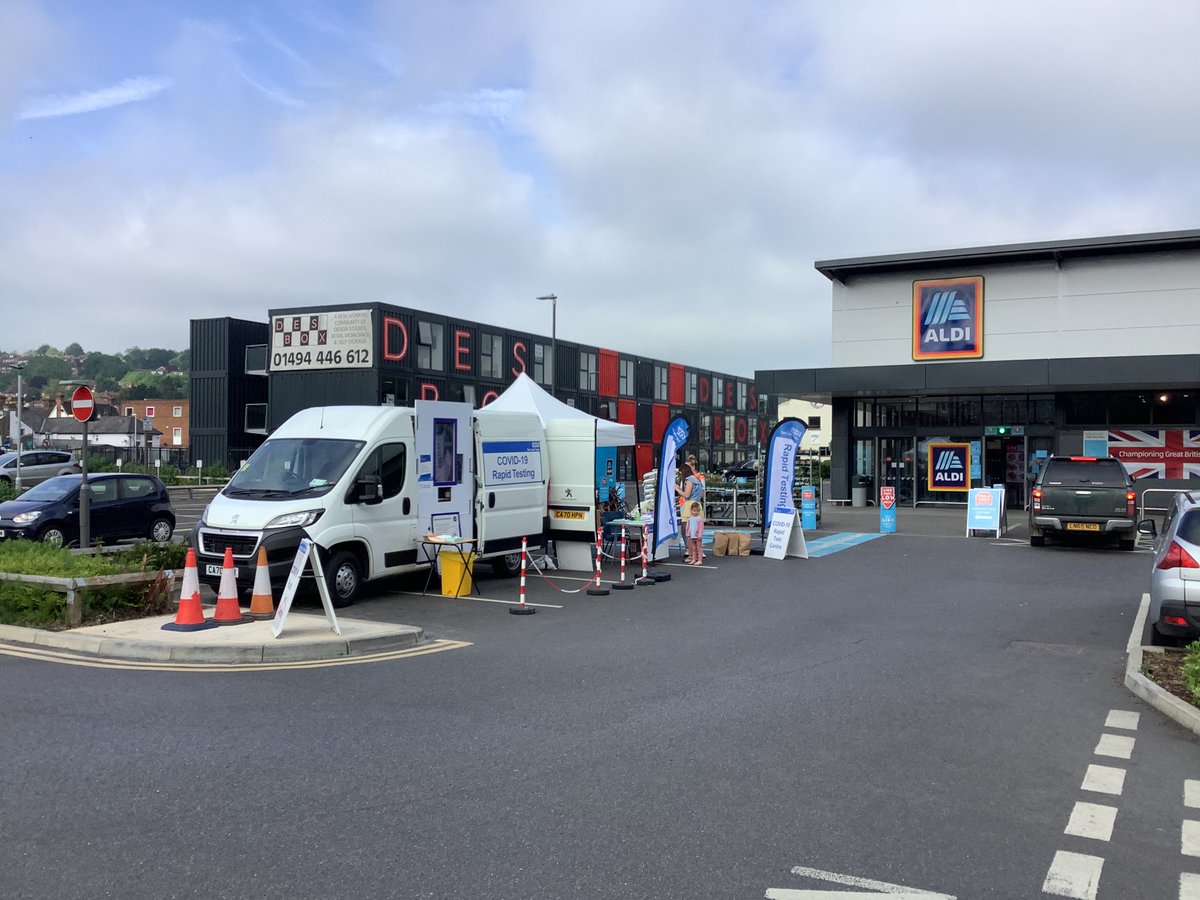 BucksCouncil's tweet image. FREE rapid #COVID19 tests are available with our Mobile Rapid Testing Service at Aldi High Wycombe today, June 3 till 4pm. You can also collect Home Test Kits or ask one of our friendly team any questions you might have about testing. 🧪🏠
