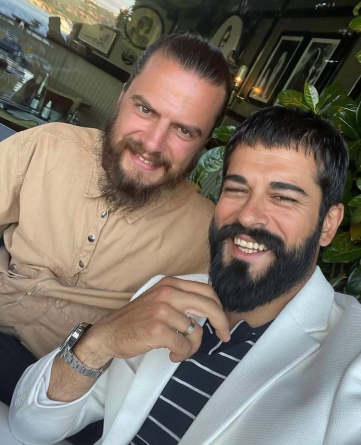 KurulusPics's tweet photo. Burak Özçivit and Yiğit Uçan from the award ceremony #KuruluşOsman #BurakOzcivit #YigitUcan https://t.co/P92c1EscIA