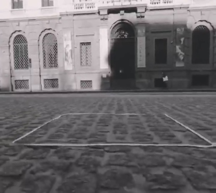 Mediavenir's tweet image. 🇫🇷 FLASH - Une œuvre invisible a été vendue 15.000 euros aux enchères. La sculpture immatérielle de l’artiste Salvatore #Garau doit cependant "impérativement" être placée au sein d’une résidence privée dans "un espace vide". (CNEWS)