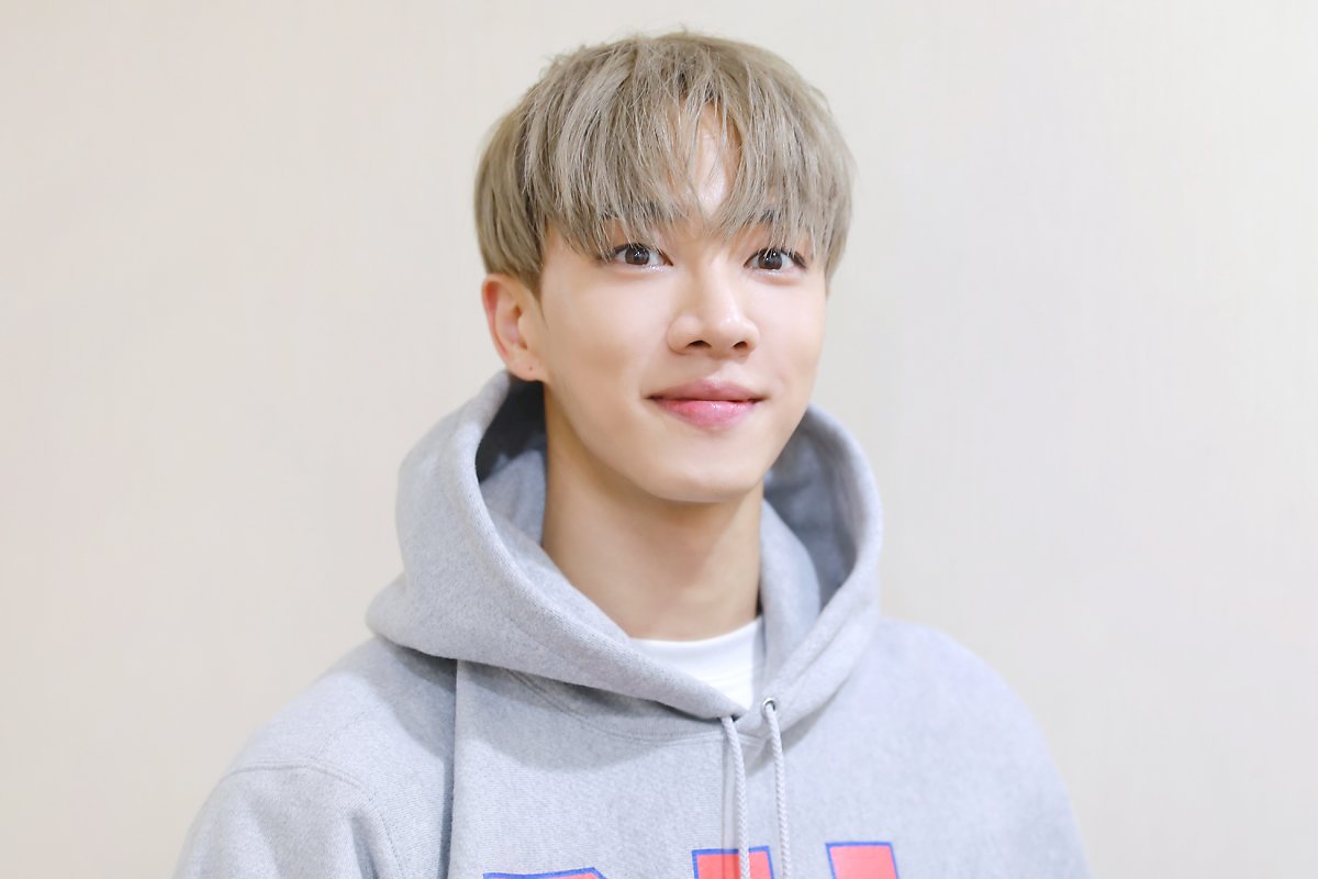DailyGikwang's tweet photo. 210603 ᙨ #GIKWANG #HIGHLIGHT #BEAST #이기광 #하이라이트 #비스트 [@Highlight_AUent]

[@900_330] 

#하이라이트 #Highlight #불어온다 #NOT_THE_END #The_Blowing 

https://t.co/Bo8Ywuh74k https://t.co/HcHMpq5PQt
