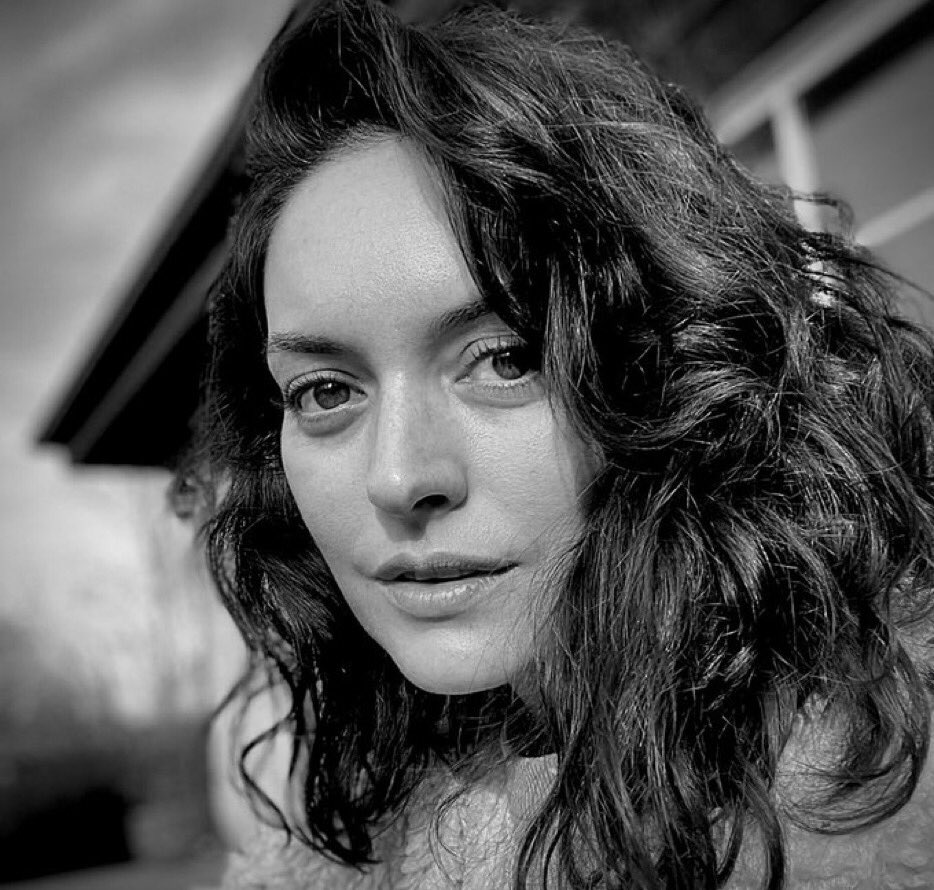 Dünya da her dilde, tecavüz edene TECAVÜZCÜ, insan öldürene katil, hırsızlık yapana hırsız, ŞEREFSİZE ŞEREFSİZ denir. Kadınları değil, suçluları susturun! biz biriz, biz Ezgi Mola’yız
#EzgiMolaYalnızDeğildir