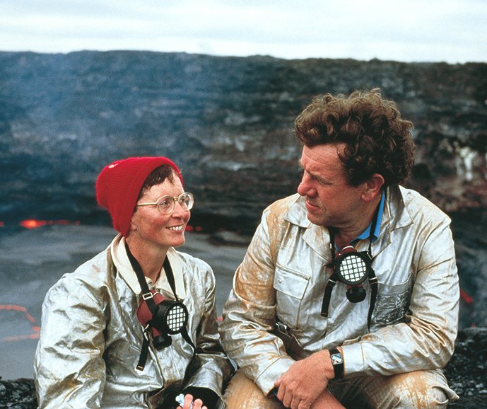 Parc_Vulcania's tweet photo. 🔴 Aujourd’hui nous rendons hommage à Maurice et Katia Krafft, disparus il y a 30 ans. En 1987, ces volcanologues passionnés proposaient Volcania, un ambitieux projet, qui constituera les prémices de Vulcania. 🌋 Pour en savoir plus sur leur histoire ➡️ : https://t.co/w59oWQaosN https://t.co/VW71tHyGHC