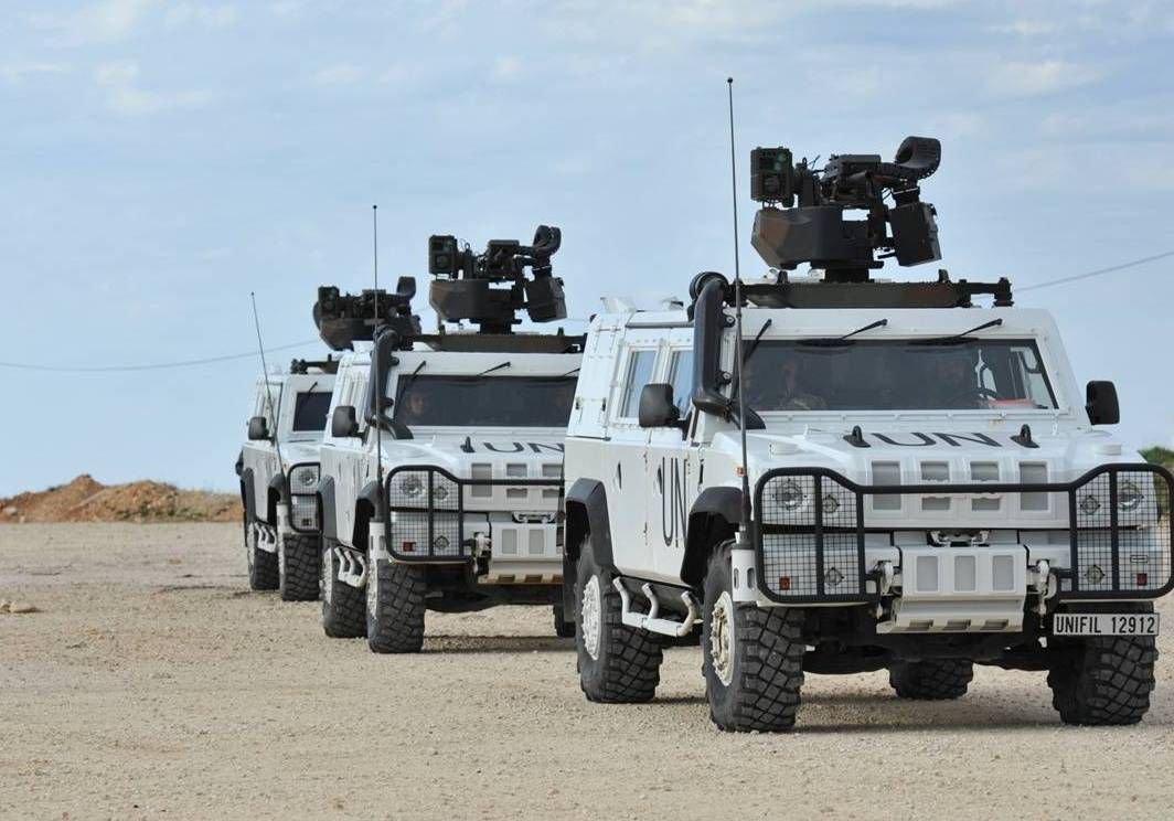 CiroNappi6's tweet photo. Patrol of three IVECOs #LMV "Lince" of the 🇮🇹 🪖 Italian Army, equipped with Leonardo #Hitrole-Light RWS, Remote Weapon Stations in 🇱🇧#Lebanon as 🇺🇳 #UNIFIL force. https://t.co/RqYCdVyMyj