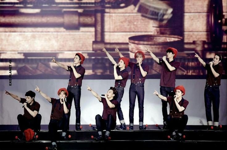 Tibanoo3's tweet photo. @chartdataCD @5SOS @weareoneEXO @whydontwemusic @BTS_twt I vote for EXO
#FavoriteMusicalGroupCD
@weareoneEXO https://t.co/9YXqbsFYW4