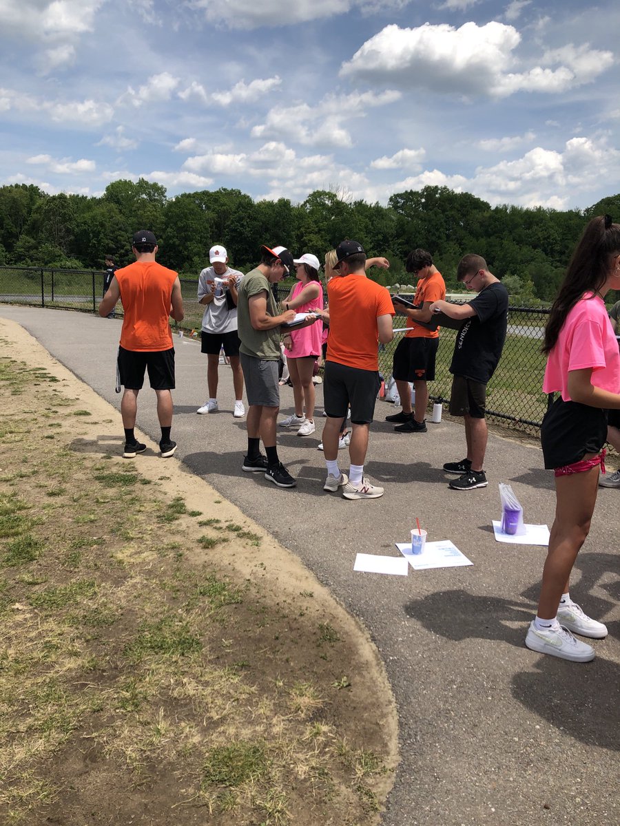 UHS2021's tweet photo. Awesome field day! https://t.co/rGrjqku2Re