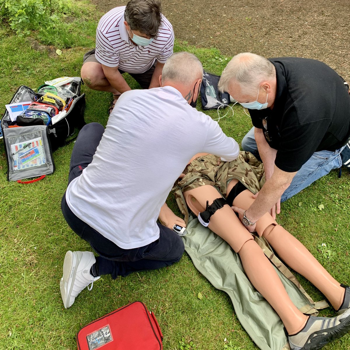 LSTFirstAid's tweet photo. This week’s #AdvancedFirstAid candidates are getting to grips with a range of pre hospital care equipment and scenarios. Lots of practice means they’ll be ready to look after those working offshore in the North Sea - a long way from a hospital and definitive care! #oilandgas https://t.co/7oQWisdKzy