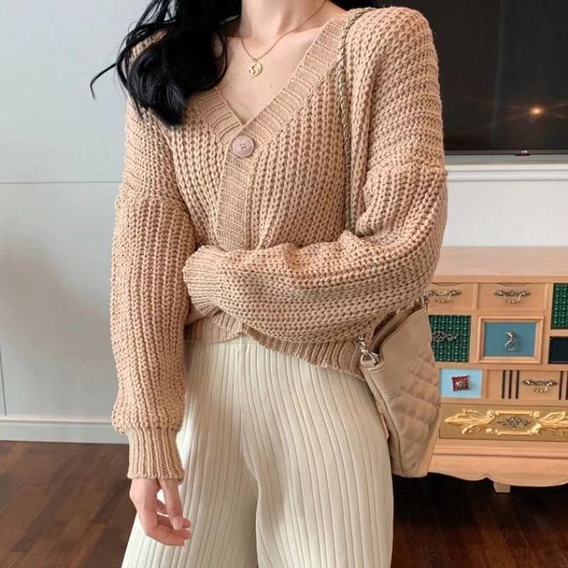 thenamessha's tweet photo. Hola! Today I nak share some ✨outerwear✨ yang I jumpa kat shopee (with price + link)!

[A thread] https://t.co/ieCPoAlV4V