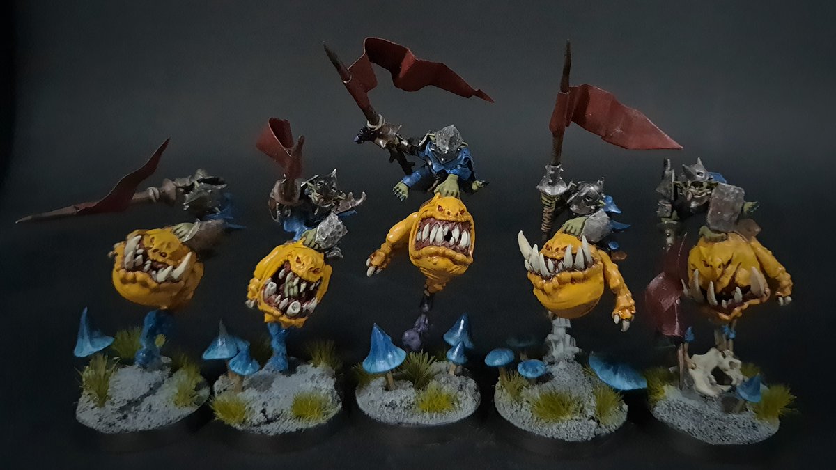 Warped_Paint's tweet photo. The Boingrot Bounderz are done, with added shields and banners.
But I also switched jaws and teeth around because with following the standard-build there are only 6 different squigs faces.
#WarhammerCommunity #AgeofSigmar #gloomspitegitz #moonclan #PaintingWarhammer #Warmongers https://t.co/OzJJqaUb9f