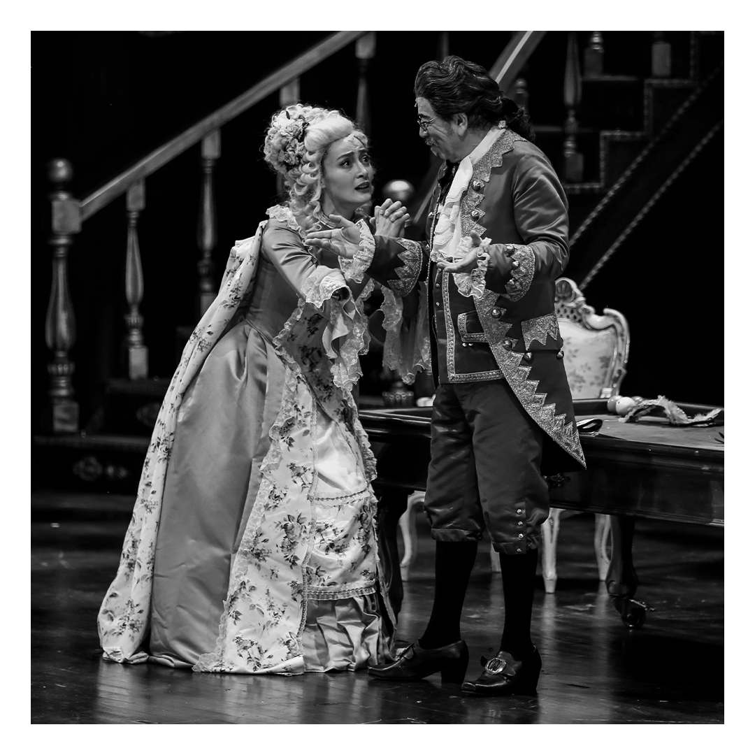 AmadeusSahnede's tweet photo. "İkimiz de zehirlendik Amadeus. Ben seninle, sen benimle!" 9-10 Haziran'da Zorlu PSM sahnelerinde sizlere kavuşuyor olmanın heyecanını yaşıyoruz. Amadeus'u sahnede izlemenin keyfini çıkartmak isteyenler için biletler Biletix'te! https://t.co/MyEo4Ep0No