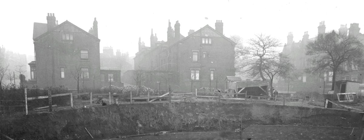 leedslibraries's tweet photo. The No.1 memory first-generation Jamaicans of Leeds associated with their arrival in the UK? Apart from the cold it was the grey smoke-spewing chimneys on terraced houses they thought were factories. Not like the vibrant beautiful Jamaica they left behind! #LocalHistoryTakeover https://t.co/BXhC37DNP4