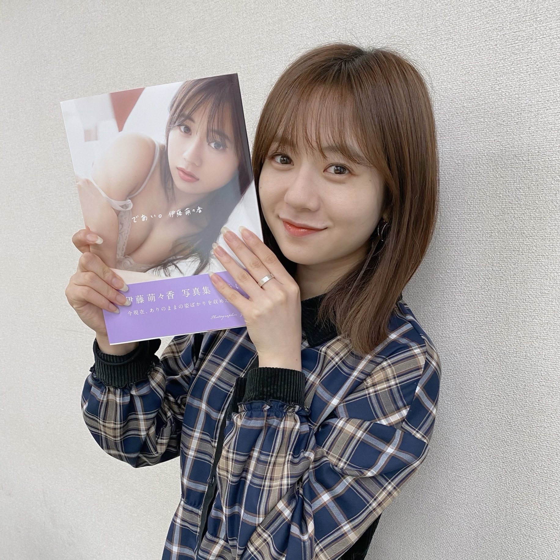 伊藤萌々香  / X