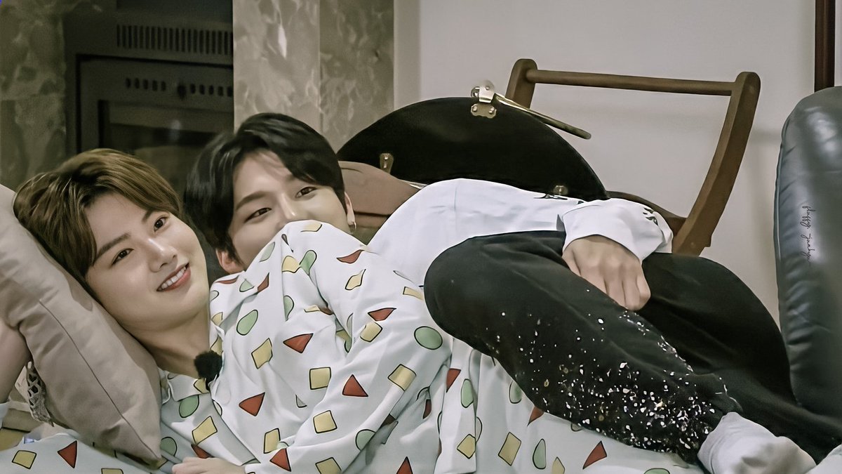 fluffy090900's tweet photo. #준규 #JUNKYU #TREASURE
#트레저 #ジュンギュ #JIHOON #JEONGWOO https://t.co/vOJdCUmYSr
