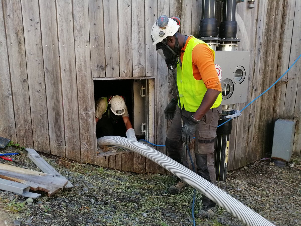 En direct du <a href="/zoobeauval/">ZooParc de Beauval</a> pour le curage de la cuve de #methanisation avec l'équipe de <a href="/SycomoreBiogaz/">Sycomore</a> ! ☀ #maintenance #biogaz #curage