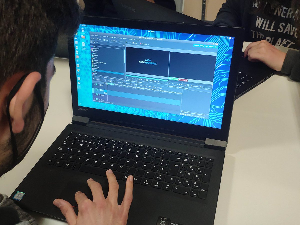Lxs #labers del #XallasLab han comenzado a manejar el Kdenlive para realizar las presentaciones, originales y vistosas, de sus proyectos.
Tenemos la seguridad de que en ellas se observará el gran esfuerzo realizado.
#labs4opps #SantaComba #cooperación
<a href="/ayudaenaccion/">Ayuda en Acción</a> <a href="/santander_es/">Santander España</a>