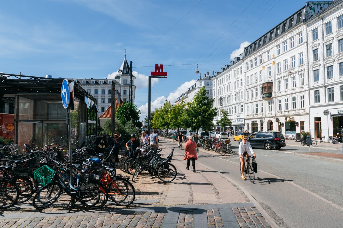 Happy #WorldBicycleDay to everyone who walks, cycles or wheels. 

Read un.org/en/observances… 

"Improved active transport is not only healthy; it is also equitable and cost-effective"

#Cork #walkability #cycling #livability #SDGs

Photo by Kai Pilger on Unsplash