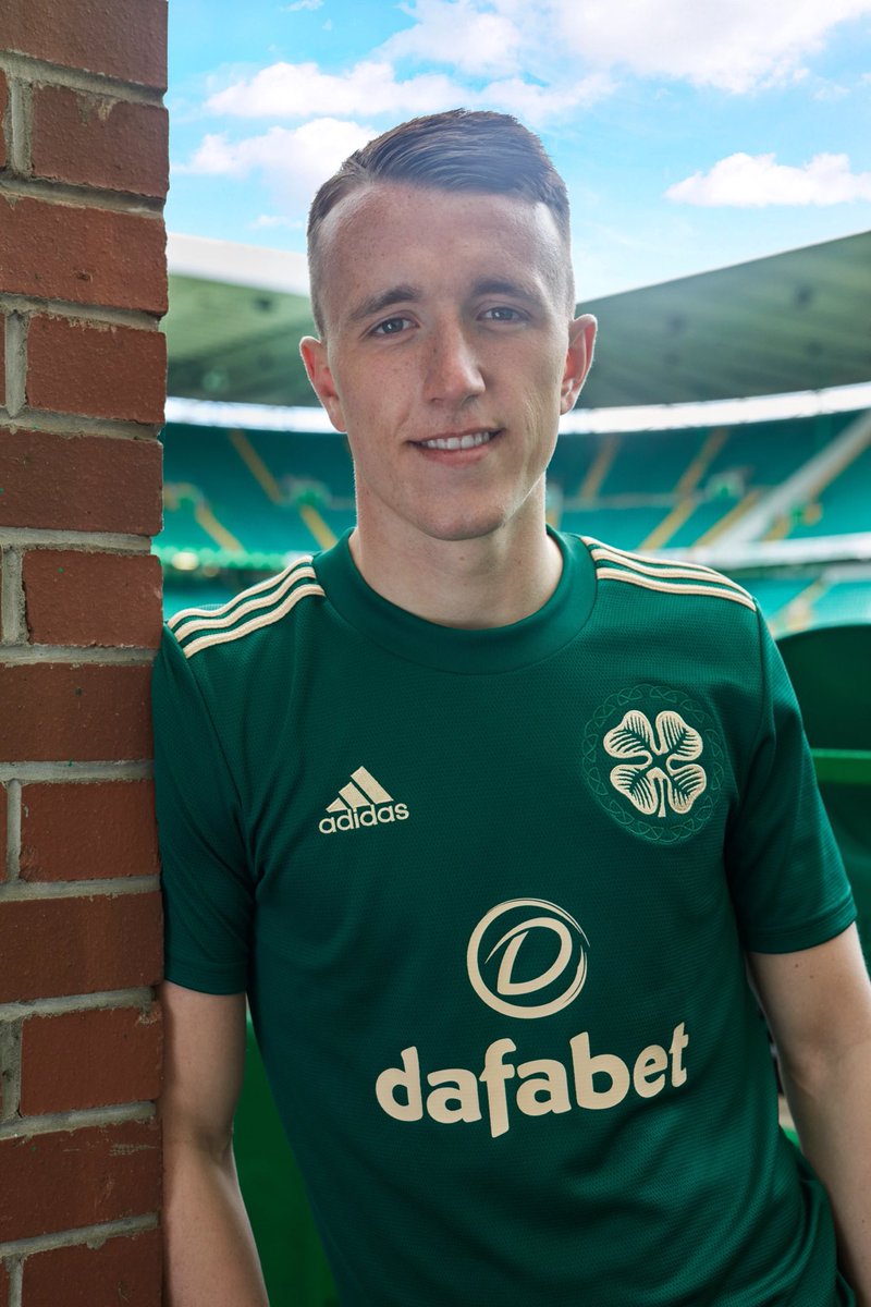 Classic Football Shirts on X: 🚨 Shirt Alert 🚨 Celtic have released their  new dark green and gold 2021/22 away shirt.  / X