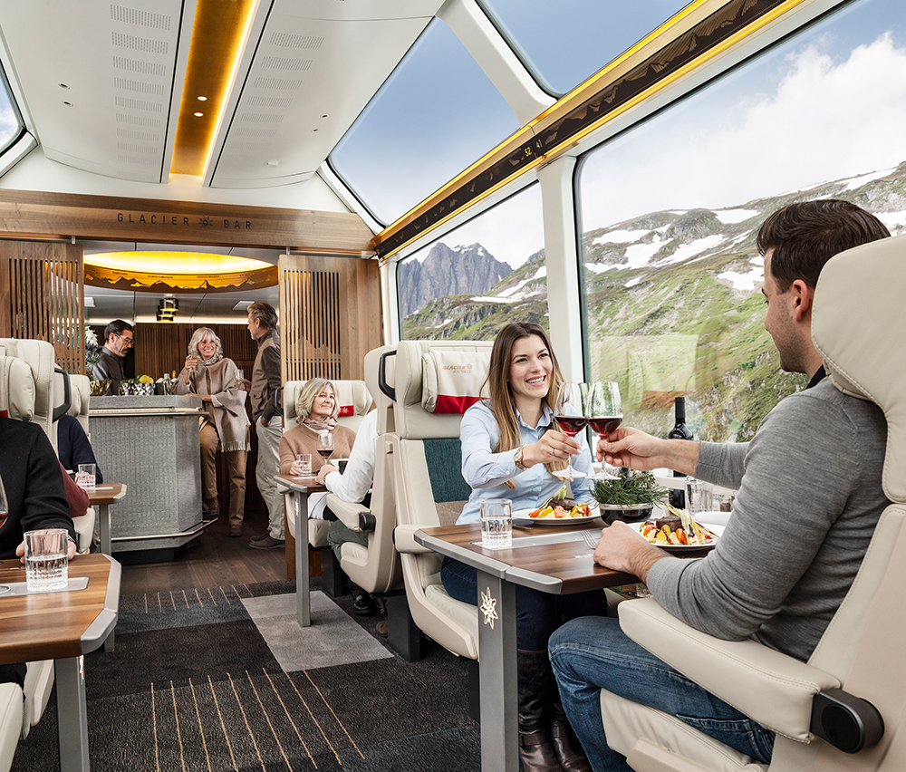 Am 10. Juni kehrt die Excellence Class zurück! Auch für einen speziellen Tagesausflug gibt's aktuell ein Angebot zwischen Chur -Brig bit.ly/3ceyDxY #backontrack #ExcellenceClass #LuxuryTravel