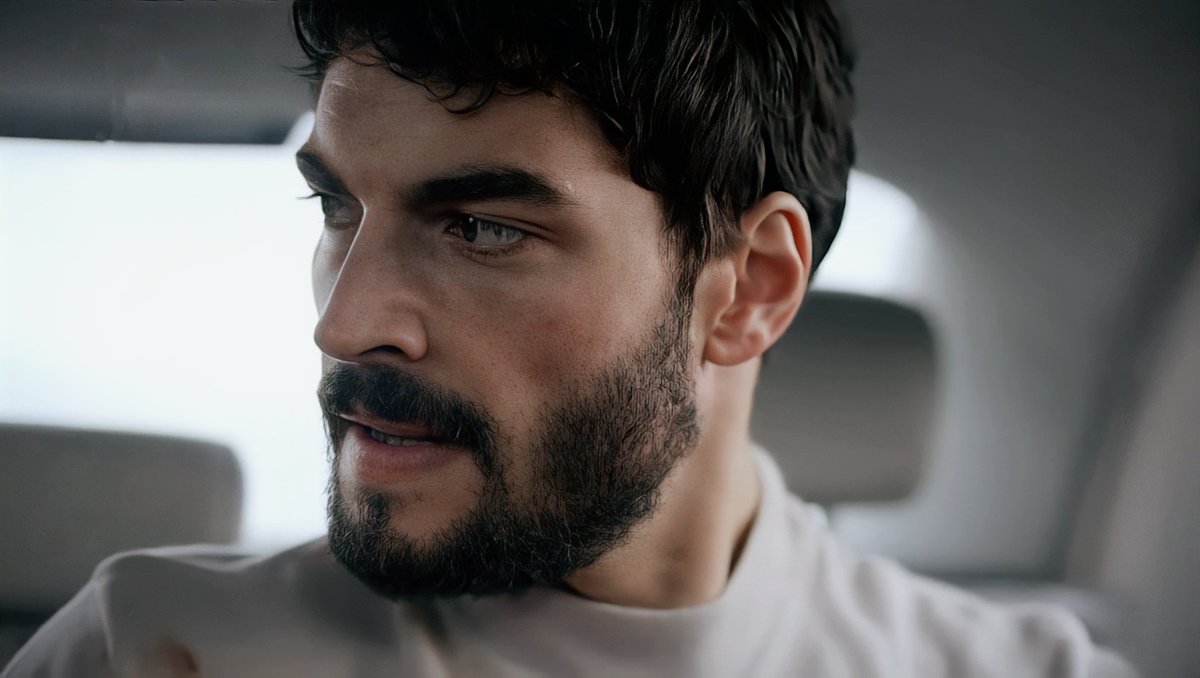 Miran Reyyan'ı bırakmıyor...

#ReyMir ✨