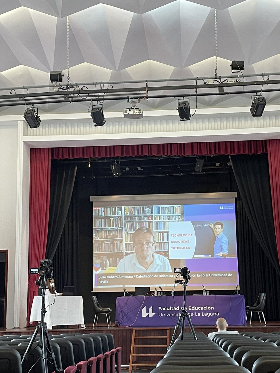 FacultadEducUll's tweet photo. La @FacultadEducUll acoge hoy y mañana las Jornadas de innovación y Transferencia Educativa #JITE de la @ULL Nuestro profesorado compartiendo buenas prácticas en #InnovaciónEducativa https://t.co/NKYBPXieOo