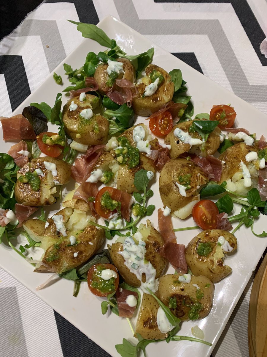 nomedalavidadev's tweet photo. @thisissergei Hay muchos desarrolladores que les encanta la cocina #devchef 🧑🍳
enseñad vuestros mejores platos 👇 https://t.co/MK4zIPiRMx