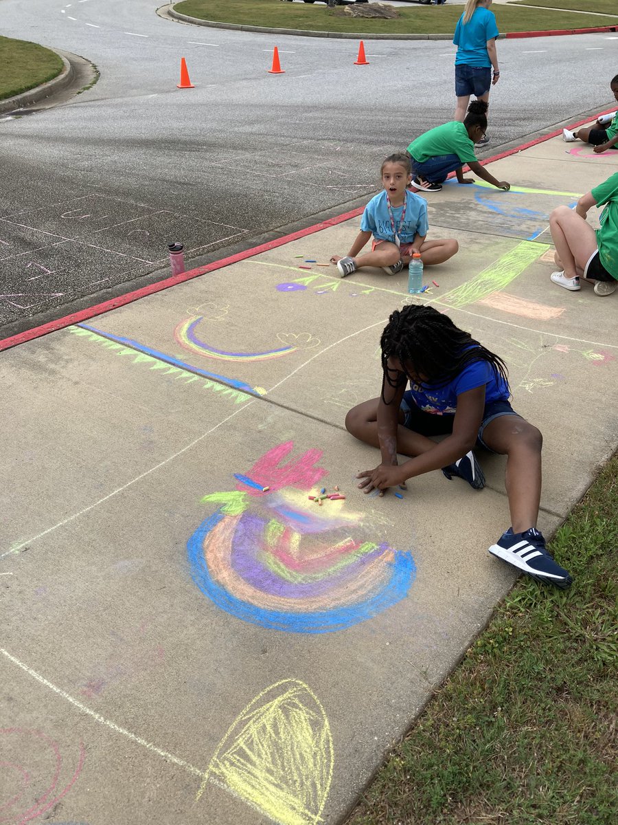 rsbigham's tweet photo. Loving our chalk for peace art class field day activity. @RPES_Cougars @NewtonCoSchools https://t.co/vx9hUKkn6d