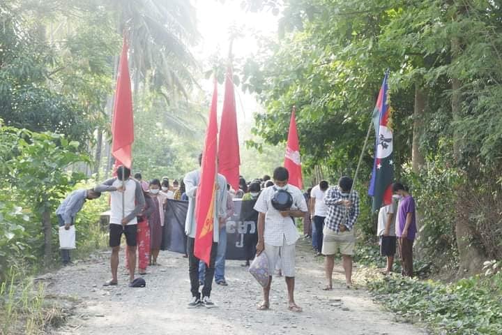 IrrawaddyNews's tweet photo. Despite the heavy presence of junta forces, local residents in #Sagaing Region’s Kale showed solidarity with anti-regime protesters in other parts of the country on Thursday. (Photo: CJ) 

#WhatsHappeningInMyanmar https://t.co/3cGhmTf84C