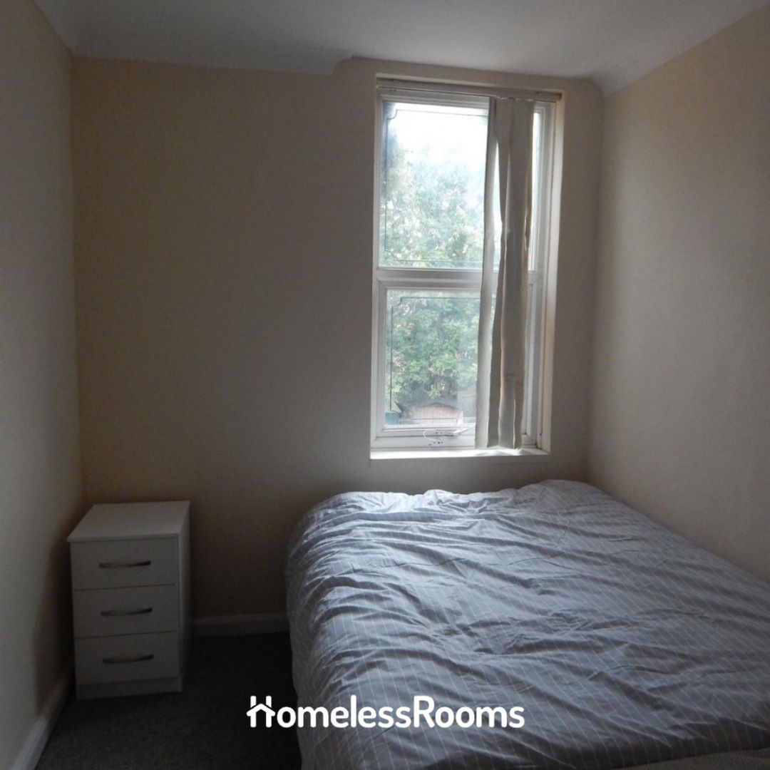 If you're looking for a room open for single moms or couples then our Solihull room is available now!

Contact us now at Tel.: 0121 9696 Mobile/WhatsApp: 07305 576315
or visit us at homelessroomsbirmingham.co.uk