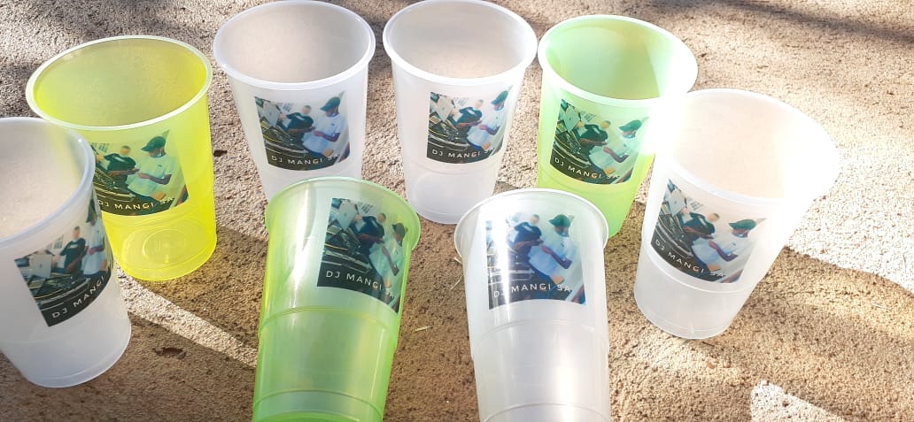 Stu_Morwe's tweet photo. @gentlebjgiant We do Branded Cups using your own image.
Can be used at home /schools/events/ businesses/parties/weddings/churches/to name a few

Don't give me free money, please just support us. 🙏 https://t.co/Gh305JC3ob