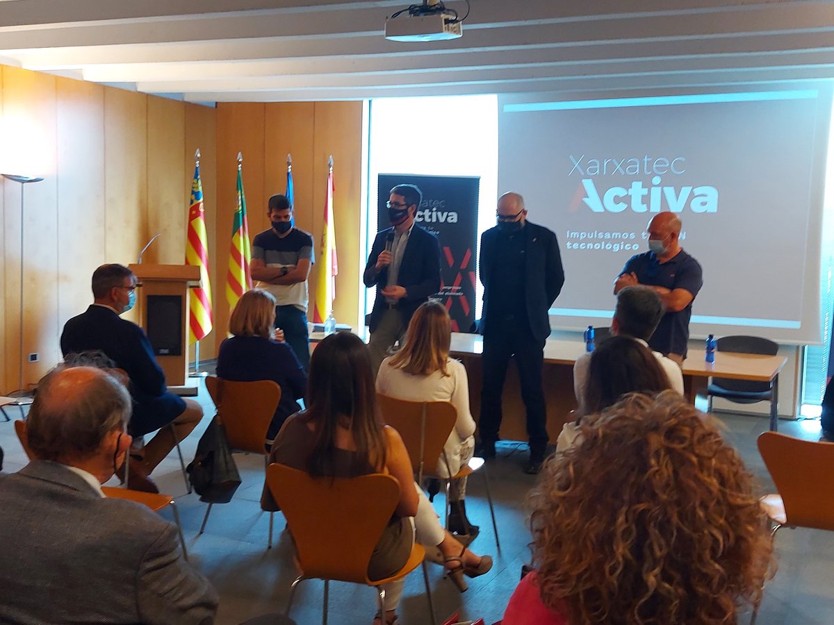 CEEICastellon's tweet image. Nuestro director @JustoVellon abre el acto de presentación de &apos;@xarxatec Activa&apos;: &quot;es un producto fruto de un análisis riguroso de la realidad desde #SOMAtechhub y quiere impulsar el emprendimiento e intraemprendimiento tecnológico y ofrecer empleo de calidad en el sector&quot;.