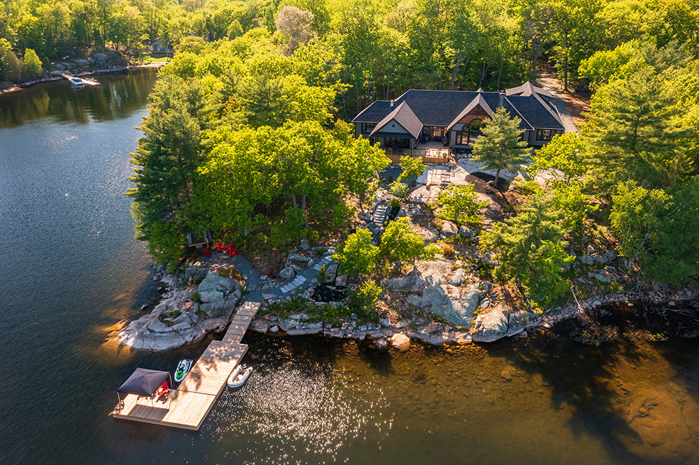 AbenTeam's tweet photo. New Listing
16 Carling Cove Drive
Custom designed and exquisitely crafted this stunning year round home or cottage is set on the picturesque shores of Georgian Bay. 
$3,500,000
https://t.co/i9F6sCJIcS https://t.co/2IhymtBsd1
