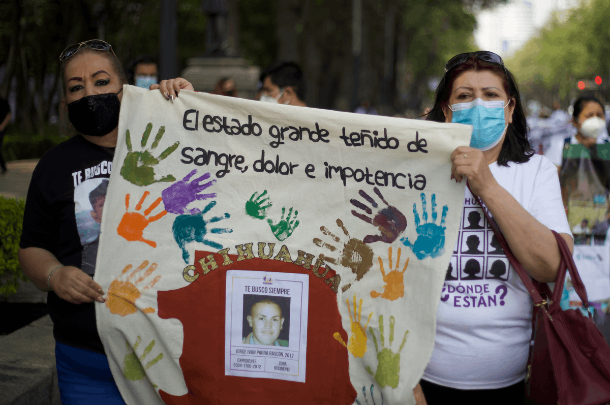 ciesas's tweet photo. #MiradasCIESAS ✍️
@carolate_late, investigadora del #CIESASCDMX e integrante del #GIASF, nos comparte su texto «Cuando los sobrevivientes de desaparición hablan»: https://t.co/7pZxQYqy3g
Fue publicado en @DesaparecerEnMx. https://t.co/QVgIZaW8wK